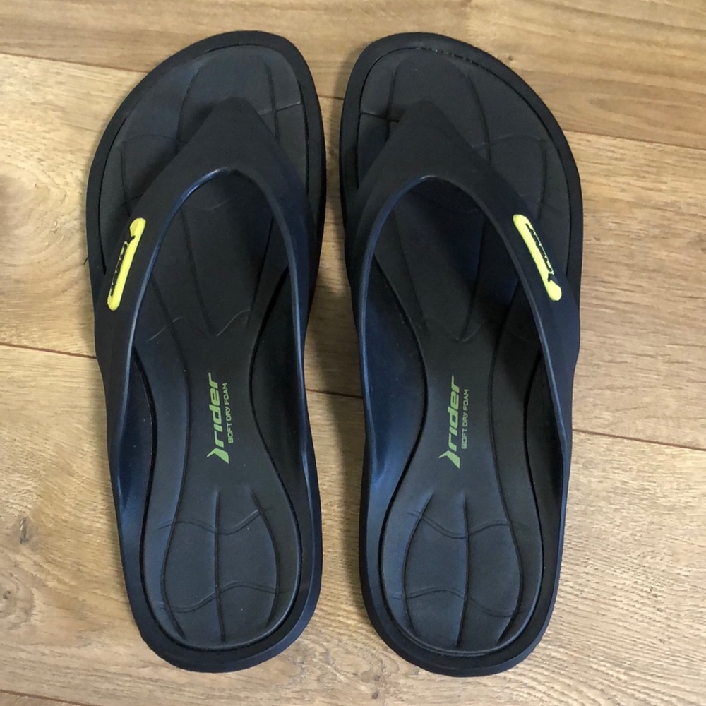Men’s Rider brand size 13 Flip Flops
